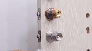 SOLEX ฝาครอบลูกบิด 2 รู พร้อมกุญแจ LM 50 MM