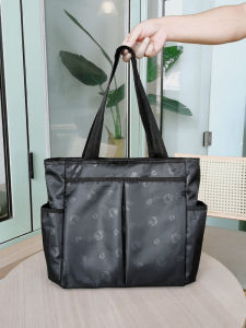 Large Capacity Nylon Waterproof Commuter Bag Womens Canvas Oxford Cloth Handbag Mommy Bag Outdoor Bag Practical Single Shoulder