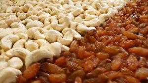 ( Buy 1 Take 1) Daily Nut Mix mixed nuts Bulk Dry Fruit Snack mixed nuts 250g