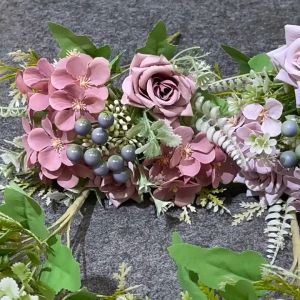 ดอกไม้ประดิษฐ์ ผลเบอร์รี่ ดอกกุหลาบ - ห้องนั่งเล่นตกแต่งด้วยช่อดอกไม้ปลอม