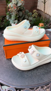 Dép Cross Nữ 2 Quai Đế Cao 6 cm EVA siêu nhẹ Chống Trơn Trượt kèm charm Dép sandal nữ 2 quai cao cấp