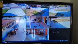 ชุดกล้องวงจรปิดไร้สาย wifi kit กลางแจ้ง มีการรับประกัน 8ตัว Camera 3MP รุ่น Wifi Kit การดูจากระยะไกล รองรับการดูหลายคน