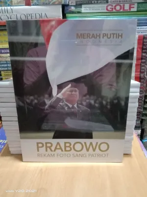 Buku Original PRABOWO REKAM FOTO SANG PATRIOT EDISI KHUSUS MAJALAH MERAH PUTIH INDONESIA