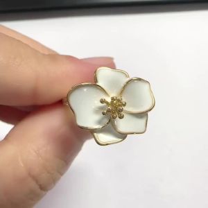 Huitan Enamel Floral Women Ring Fresh Gold Color Delicate Accessories for Daily Party Luxury Wedding Fashion Jewelry Inlaid CZ