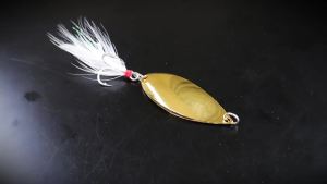 AKAKUMA | 5pcs Metal Spinner Spoon Fishing Lure Metal Bait Bass Bait Silver/Gold Feather Hook Fishing Tackle