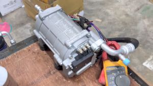 คอมเพรสเซอร์ ไฟฟ้า 24V อินเวอร์เตอร์ COM0184 มีช่องต่อ คุมความเร็วพัดลม ได้ คอมไฟฟ้า คอมแอร์ไฟฟ้า