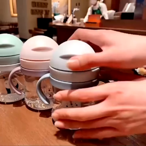 ถ้วยหัดดื่ม รูปการ์ตูน แก้วน้ำหัดดื่ม แก้วน้ำเด็ก ไม่ดูดไม่ไหล กันสำลัก ฝึกเลิกขวดนม มีตุ้มถ่วง ขวดน้ำเด็ก ขวดนม แก้วน้ำเด็ก ตกไม่แตก ขวดน้ำเด็ก กระน้ำสำหรับเด็ก ขวดนม