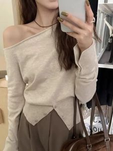 Slim Fit Long Sleeve Knitted Top Womens Early Autumn New Style Small Size Elegant Slit Versatile Exposed Shoulder Design Sense