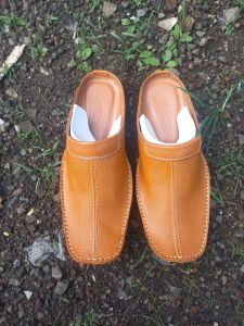 sandal tutong bustong kulit pria