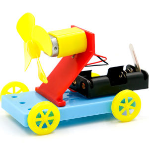 Kindergarten Science Class DIY Wind-Powered Car Childrens Small Science Project Kit Elementary School Hands-On Assembly Toy Parent-Child Interactive Educational Gift Eco-Friendly Material Set
