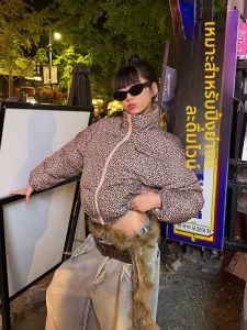 เสื้อแจ็คเก็ตผ้าฝ้ายทรงหลวมสำหรับฤดูหนาว ทรงหลวม ปกตั้ง ลายเสือดาว สำหรับผู้ชาย แจ็คเก็ตผ้าฝ้ายหนา อบอุ่น ทนทานต่ออากาศหนาว