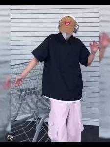 🐱🏍HOT🐱🏍 เสื้อแขนสั้น เสื้อผู้ชาย ระบายความร้อนได้ยอดเยี่ยม สาดสี สีสด ทรงวัยรุ่น ใส่สบาย สไตล์ฮ่องกง