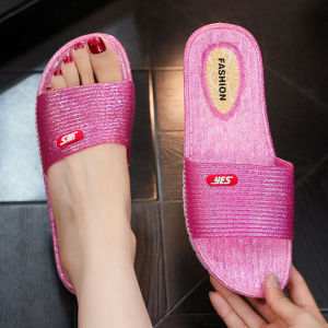 รองเท้าแตะพลาสติกคริสตัลใสสำหรับใส่ในบ้านสำหรับผู้หญิงในช่วงฤดูร้อน รองเท้าแตะชายหาดแบบสวมสบาย พื้นนุ่ม กันลื่น กันกลิ่น ระบายอากาศได้ดี