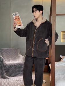 Bộ Đồ Ngủ  Dài Tay Mặc Nhà  Dáng Rộng Vải Lót Nhung San Hô Dày Giữ Ấm Mùa Đông Cho Nam Giới