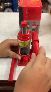 แม่แรง ยี่ห้อ SOLID แม่แรงยกรถ 2 ต้น แม่แรงกระปุก