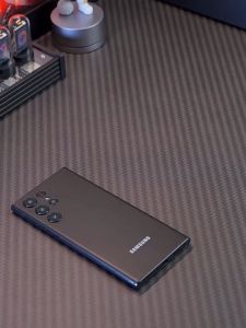 Ốp lưng chống sốc kiêm giá đỡ cho Samsung Galaxy S23 Ultra hiệu Likgus Ultra-Thin Bracket Shell chống sốc cực tốt chất liệu cao cấp kiêm giá đỡ cho điện thoại