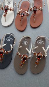 dép quai hậu đính đá (đặt lùi size)  chất liệu đế cao su  mềm dẻo mang êm chân siêu bền size 35 đến 40.