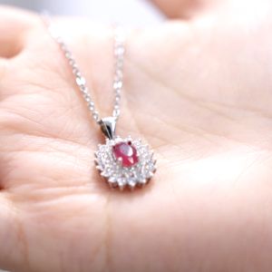 สร้อยเงิน จี้พลอย ทรงวงรี ประดับเพชร เครื่องดื่ม Vayo Jewelry