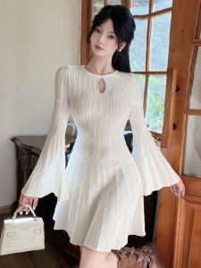 Váy Midi Chữ a Cổ Tròn Tay Áo Ống Côn Xếp Ly Dệt Kim Cạp Cao Cho Nữ Mùa Thu 2024 Màu Trơn Không Tay Váy Công Chúa