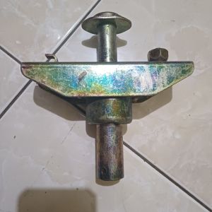 BAUT GANTUNGAN BAN SEREP MOBIL KIJANG SUPER SAMPING ORIGINAL