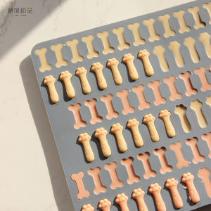 Mini Cat Paw Silicone Candy Pet Dog Snacks Biscuits Cartoon Animal Bones Dog Food Baking Tray Kitchen Cooking Tools Baking Molds