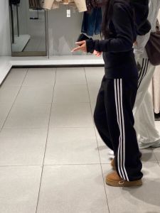 กางเกงขายาวทรงตรงผ้ากำมะหยี่สไตล์อเมริกันสำหรับผู้หญิง กางเกงขายาวทรงตรงมีแถบ 3 แถบ ทรงหลวม ทรงสลิม เอวยางยืด กางเกงขายาวทรงหลวม