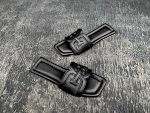 Sandal Flat Wanita Terbaru. Sandal Iuvenes / Sandal Flat / Sandal Cantik / Sandal Premium / Sandal Kekinian / Sandal Wanita / Sandal Murah / Bisa COD