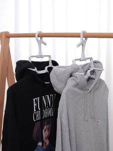 🔥 Bundle of 2🔥 Multipurpose Foldable Laundry Hanger 🔥 Anti Slip Design 🔥 Good to dry Jacket