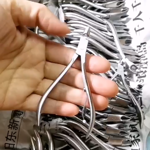 Nail tools Cuticle Scissors Professional Nail Niipper Cutter Stainless Steel Fingernail Toenail Cuticle Nipper Trimming Plier Manicure Tool