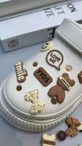 Sticker Charm 3D chủ đề Bear Coffee bán lẻ DIY Mayto nhựa dẻo gắn Dép Sục Cá Sấu JB-299