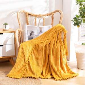 Pom-pom Fringed Flannel Blanket