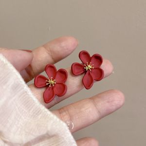 Summer Elegant Small Red Flower Mosquito Coil Ear Clip Vintage French High-End Unique Ear Studs Girls Sensation Earrings