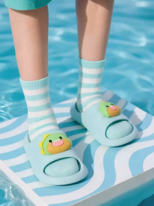 [MOD KIDS] รองเท้าเหมาะสำหรับเด็กอายุ 3-10 ปี โดยมีรูปแบบการ์ตูนของกระต่ายและไดโนเสาร์เป็นรองเท้าไม่ลื่นสำหรับเด็ก