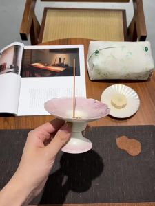 pdq | Lọ Đốt Trầm Gốm Sứ Kiểu Trung Quốc Họa Tiết Hoa Tử Đinh Hương Chân Cao Nhỏ Tròn Đựng Trầm Hương Dạng Bột Hương Trầm Chín Lỗ.