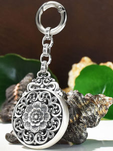 Paeonia Silver Car Keychain Pendant Womens Style Luxury Silver Accessory Safe Travel Charm Automobile Key Holder Decoration