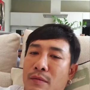 พร้อมสต็อกในประเทศไทย เครื่องนวดศีรษะ เครื่องนวดหนังศีรษะ ผ่อนคลาย คลายเครียด สปานวดศีรษะ 3D นวดหน้าและตัว