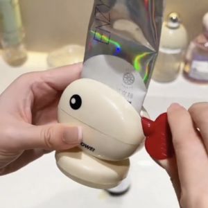 เครื่องดูดสเปรย์ติดผนังสำหรับเด็ก ของใช้ในห้องน้ำ ติดผนัง ดูดสเปรย์ จัดระเบียบสเปรย์ ช่องจับจุลินทรีย์