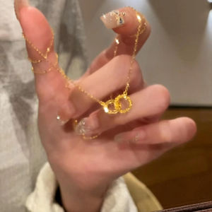 สร้อยคอแฟชั่นสำหรับผู้หญิง สร้อยคอแบบคล้องคอสีบริสุทธิ์แบบหนา 2025 สร้อยคอแบบหัวเข็มขัดสไตล์ใหม่ เครื่องประดับแฟชั่นสำหรับผู้หญิง