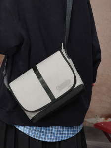 Champion | Fashionable Sporty Messenger Bag