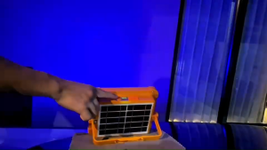 ไฟแคมป์ปิ้ง 3000W ไฟฉุกเฉิน โซล่าเซลล์ โคมไฟ ไฟโซล่าเซล ปรับความสว่างได้ จอแสดงผลแบตเตอรี่อัจฉริยะ ตัวเครื่องกันน้ำโคมไฟแบบชาร์จโปรเจคเตอร์ Floodlight โคมไฟ