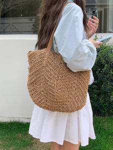 Handwoven Straw Tote Bag Womens Beach Vacation Large Capacity Commuting Single Shoulder Tote Bag Fashionable Summer Bag