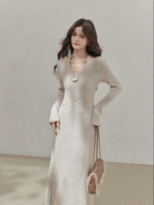 OUYANGXI | Đầm Knit Cổ Halter Mới Thu