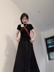 Chân Váy Midi Đen Thời Trang