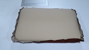 แผ่นรองนอนโฟมแบบเป่าลมสำหรับตั้งแคมป์ น้ำหนักเบาและพกพาสะดวก เหมาะสำหรับการเดินทางและใช้งานกลางแจ้ง