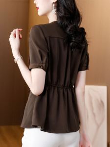 เสื้อเชิ้ตผ้าชีฟองทรงเข้ารูปสำหรับผู้หญิงในช่วงฤดูร้อนปี 2024 เสื้อเชิ้ตผู้หญิงทรงเข้ารูปคอพับสไตล์สูทพร้อมกระโปรงและเสื้อผ้าสำหรับคุณแม่