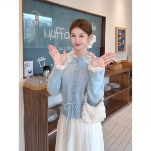 Áo Sweater Cổ Trụ Màu Xanh Có Thêm Ren cho Mùa Thu và Đông