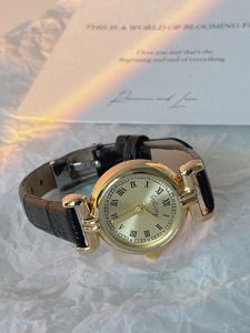 Elegant Vintage Fashion Small Luxury Watch for Women Student Simple Stylish Compact Precise New 2024 Quartz Movement Leather Band