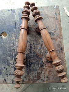 Pegangan Pintu 1pasang bahan kayu jati  asli