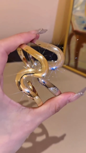 Vòng tay đeo bắp tay cánh tay cho Nữ sang chảnh thời trang Hàn Quốc - Ngã