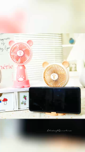 Creative Bear electric fan three-speed large wind power desktop with base electric fan USB mini handheld fan